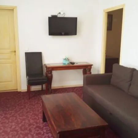 Alexandre Iii Otel Cannes